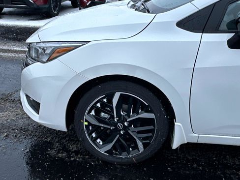 New 2025 Nissan Versa SR w/ Trunk Package image 7