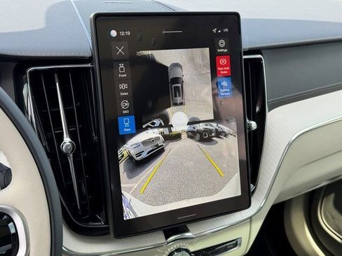 New 2026 Volvo XC60 B5 Ultra w/ Climate Package image 22