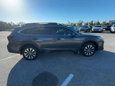 Used 2025 Subaru Outback Limited AWD/4WD image 9