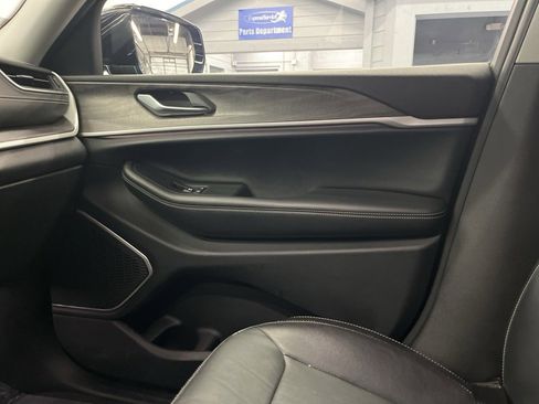 Used 2021 Jeep Grand Cherokee L Limited image 13