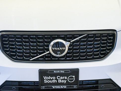 Certified 2026 Volvo XC40 B5 Ultra w/ Climate Package AWD/4WD image 8