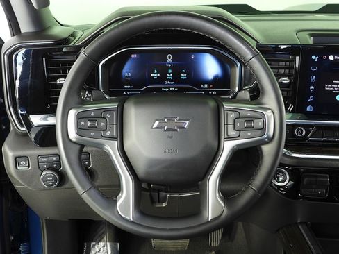 Used 2024 Chevrolet Silverado 1500 LT Trail Boss w/ Convenience Package II image 27