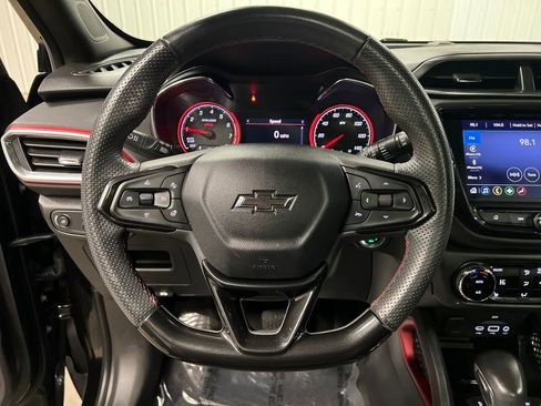 Used 2023 Chevrolet TrailBlazer RS w/ Sun and Liftgate Package image 21