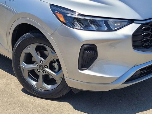 Used 2023 Ford Escape ST-Line image 9