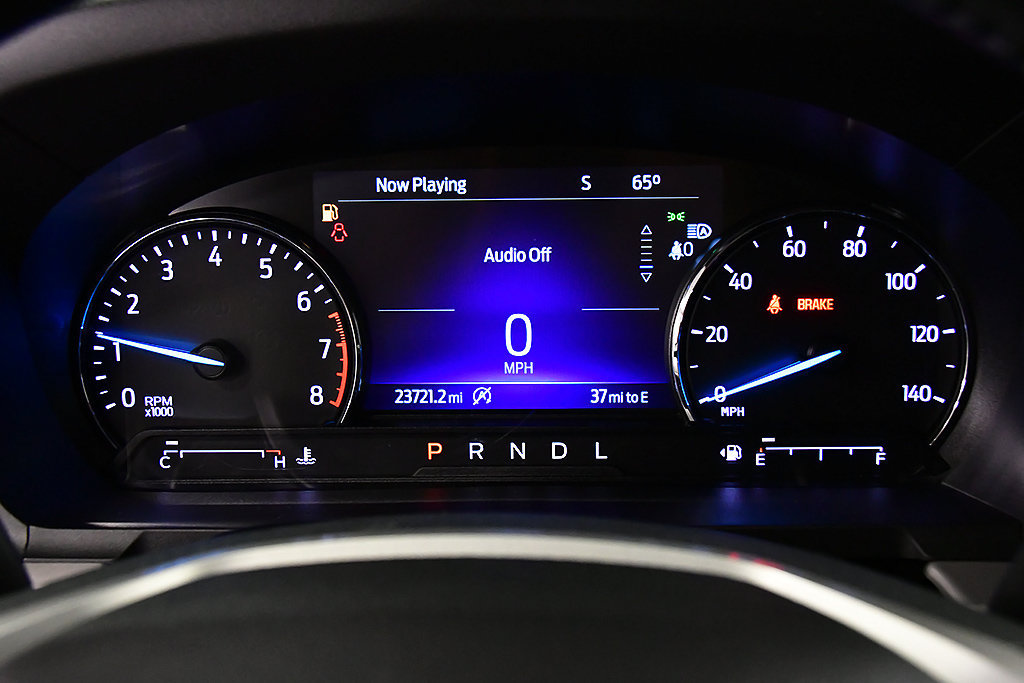 Used 2023 Ford Explorer XLT AWD/4WD image 16