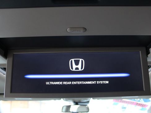 Used 2015 Honda Odyssey Touring Elite image 26