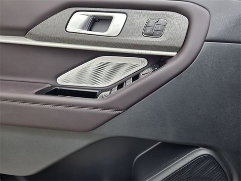 New 2026 Ford Explorer Platinum image 17