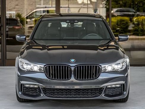 Used 2019 BMW 740i w/ M Sport Package RWD image 5