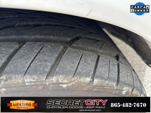 Used 2023 Dodge Durango R/T w/ Hemi Orange Plus Package image 8