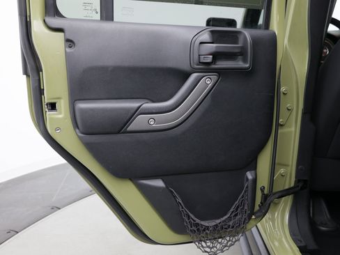 Used 2013 Jeep Wrangler Unlimited Sport AWD/4WD image 34