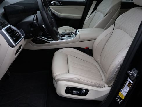 Used 2023 BMW X7 xDrive40i w/ M Sport Package AWD/4WD image 42