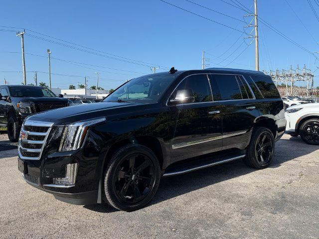Used 2020 Cadillac Escalade Luxury AWD/4WD image 3