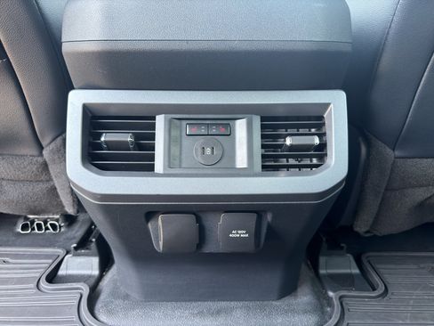 Used 2023 Ford F250 Lariat w/ Lariat Ultimate Package AWD/4WD image 24