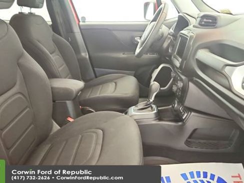 Used 2019 Jeep Renegade Latitude AWD/4WD image 22