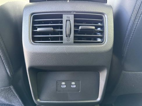 Certified 2025 Nissan Rogue Platinum image 17