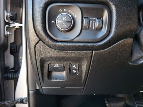 Used 2019 RAM 1500 Big Horn AWD/4WD image 23