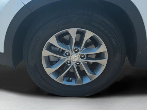 Used 2019 Hyundai Santa Fe SEL image 11