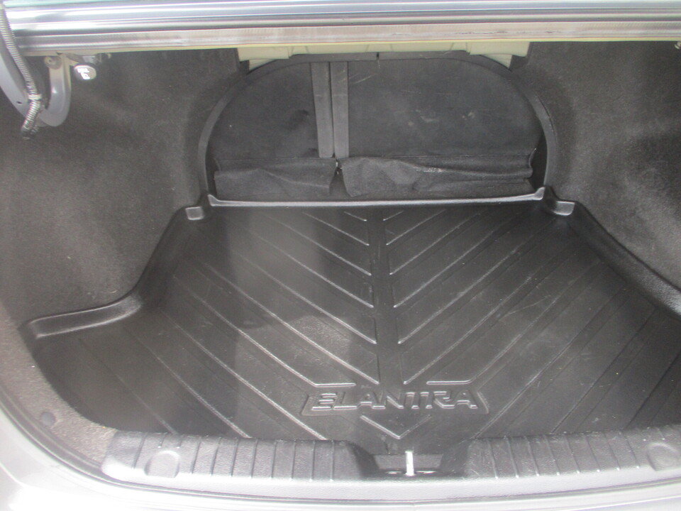 Used 2009 Hyundai Elantra SE FWD image 7