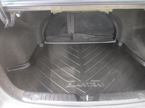 Used 2009 Hyundai Elantra SE FWD image 7