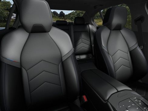 New 2026 BMW 540i xDrive image 11