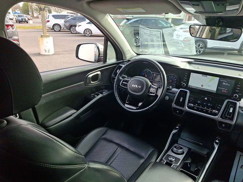 Used 2022 Kia Sorento EX image 15