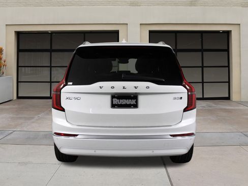 New 2026 Volvo XC90 B5 Plus w/ Protection Package image 4