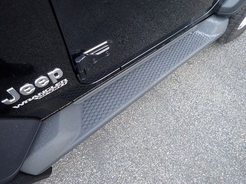 Certified 2019 Jeep Wrangler Sport image 12