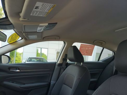 Certified 2025 Nissan Altima 2.5 SV FWD image 18