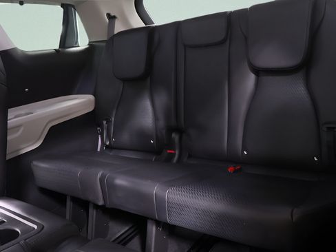 Used 2024 Kia Carnival FWD image 26