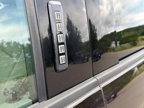 Used 2019 Ford F150 XLT w/ Equipment Group 302A Luxury AWD/4WD image 10