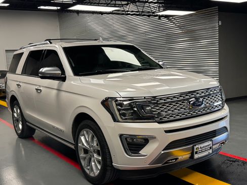 Used 2018 Ford Expedition Platinum AWD/4WD image 4