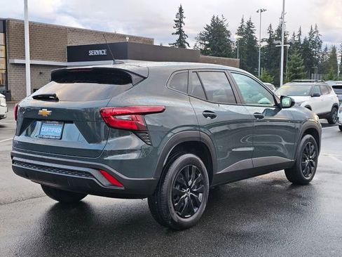 Certified 2025 Chevrolet Trax LS image 6