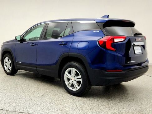 Used 2022 GMC Terrain SLE AWD/4WD image 7