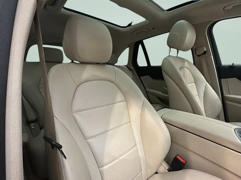 Used 2019 Mercedes-Benz GLC 300 4MATIC image 18