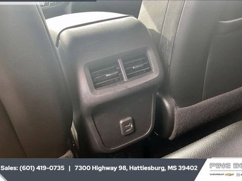 Used 2023 Chevrolet Equinox RS w/ RS Leather Package image 25