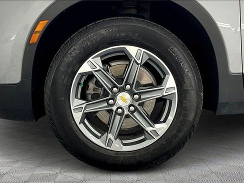 Used 2024 Chevrolet Blazer LT w/ Convenience Package FWD image 9