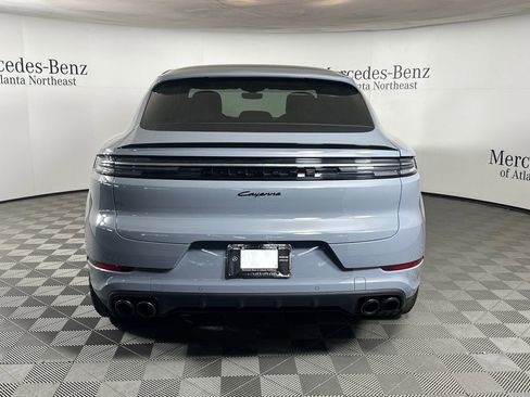 Used 2025 Porsche Cayenne Coupe AWD/4WD image 6