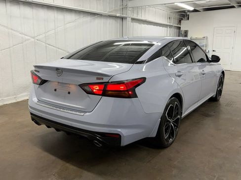 Used 2023 Nissan Altima 2.5 SR w/ SR Premium Package FWD image 5
