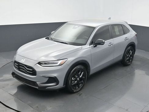 Certified 2025 Honda HR-V Sport image 9