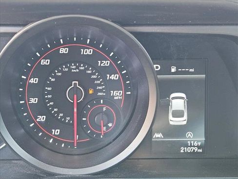 Used 2023 Hyundai Elantra SE w/ Preferred Accessory Package FWD image 11