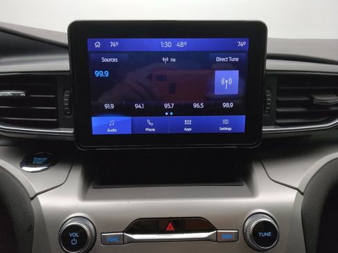 Used 2022 Ford Explorer XLT w/ Equipment Group 202A image 25