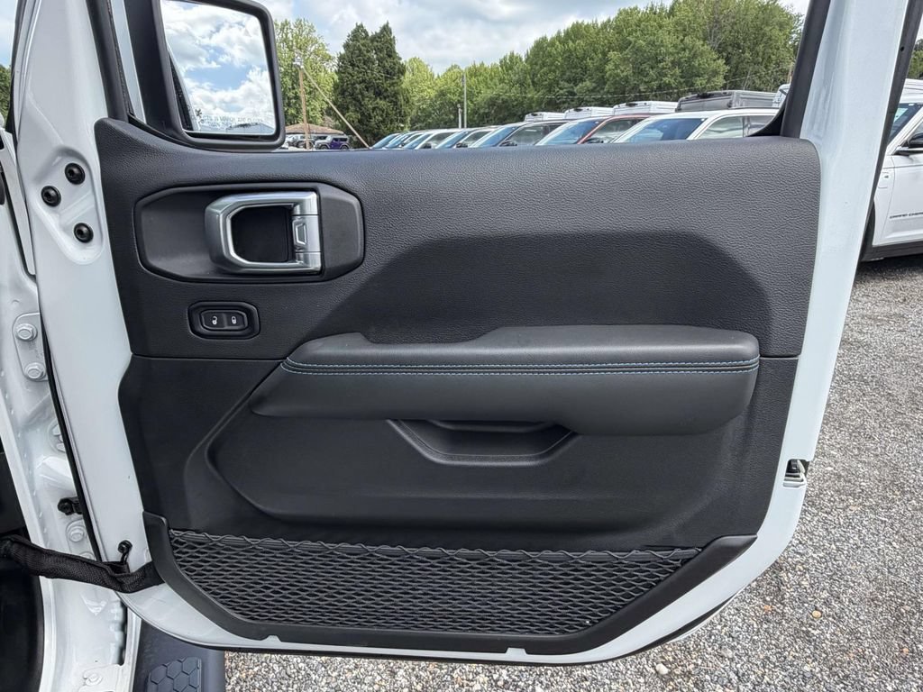 Used 2024 Jeep Wrangler High Altitude AWD/4WD image 8