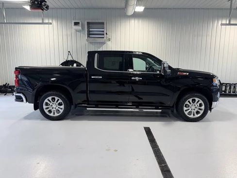 Used 2024 Chevrolet Silverado 1500 LTZ AWD/4WD image 2