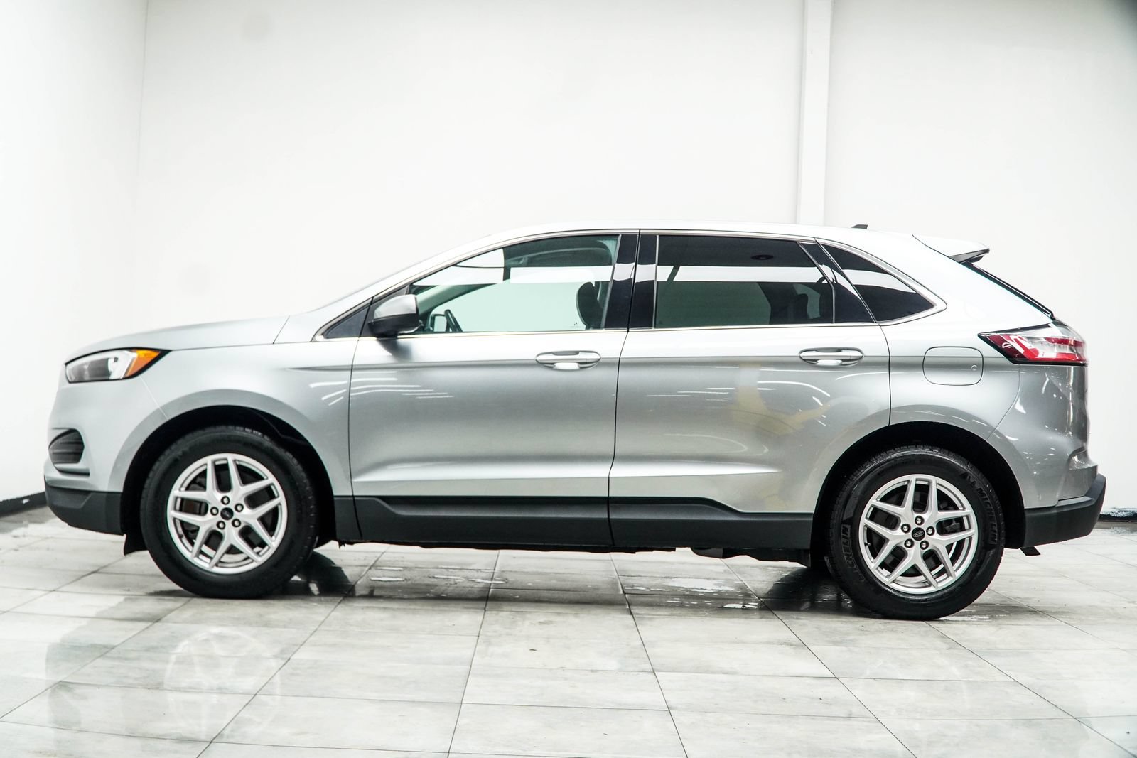 Used 2023 Ford Edge SEL AWD/4WD image 11