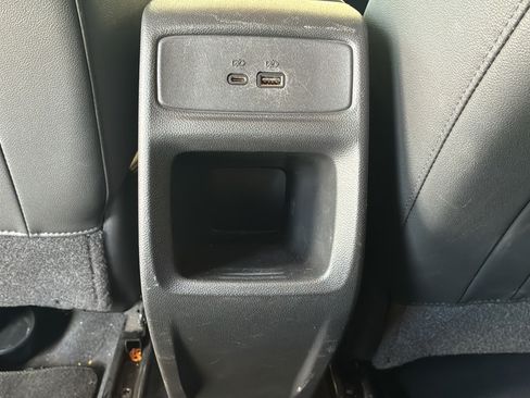 Used 2025 Chevrolet Trax LT w/ LT Convenience Package FWD image 38