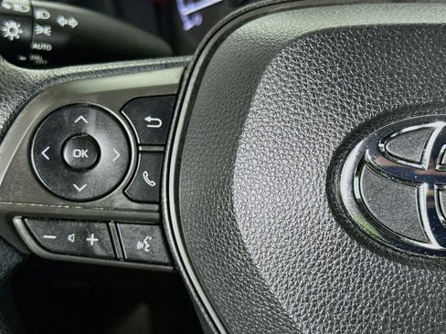 Used 2020 Toyota Corolla LE FWD image 11