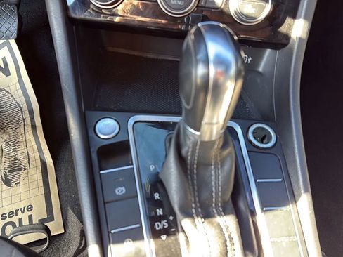 Used 2019 Volkswagen Jetta R-Line w/ R-Line Cold Weather Package image 21