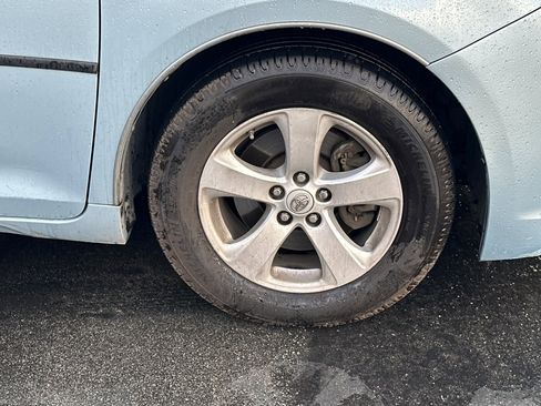 Used 2015 Toyota Sienna L image 7