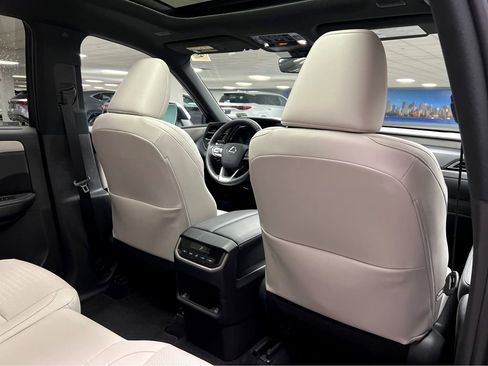 Certified 2026 Lexus TX 350 AWD w/ Technology Package image 22