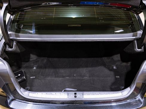 Used 2019 Lexus LS 500 image 32